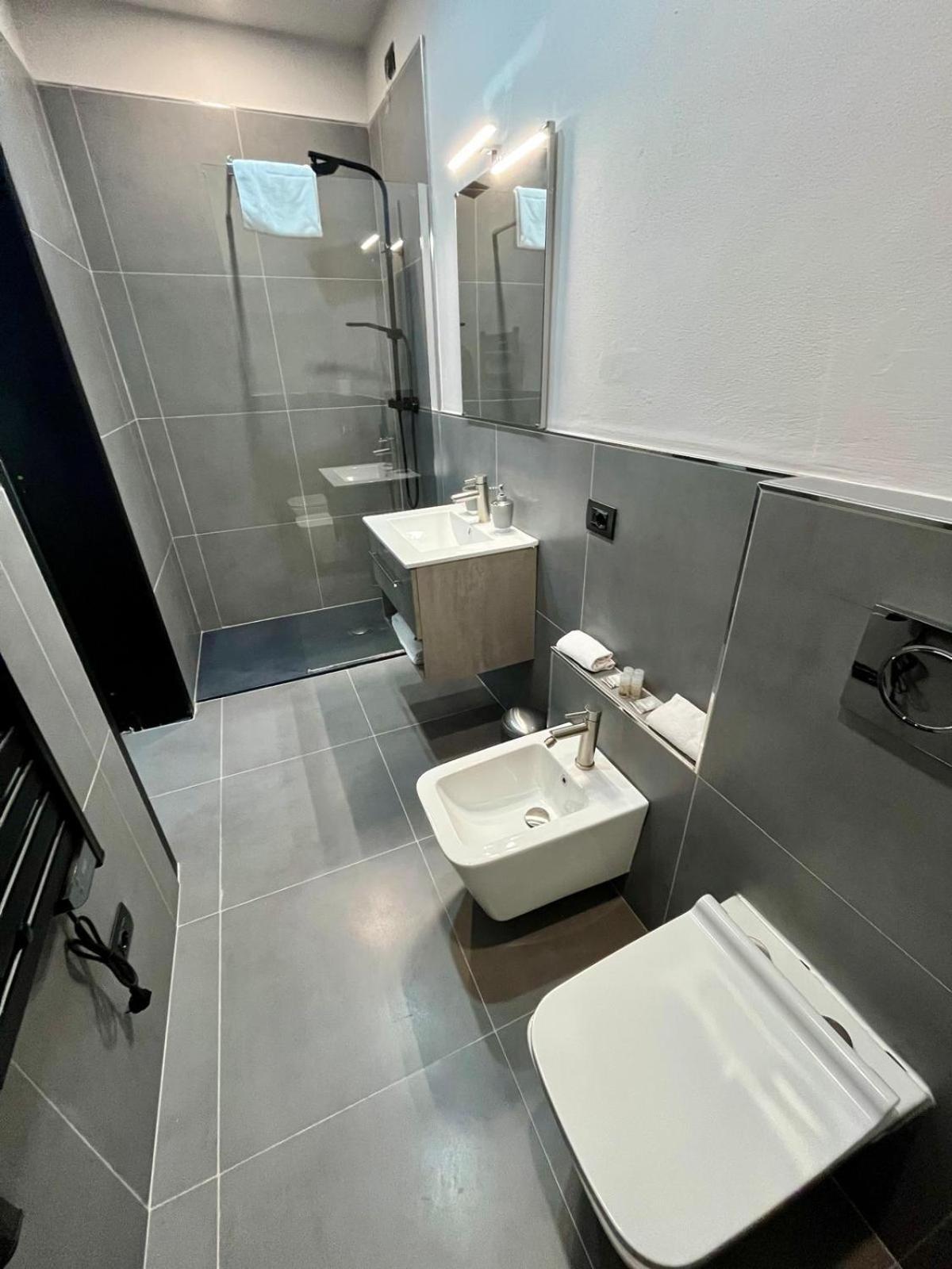 Smart Hotel Κάρπι Εξωτερικό φωτογραφία